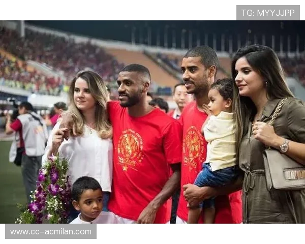 卡西利亚斯与老友重聚，画面暖心