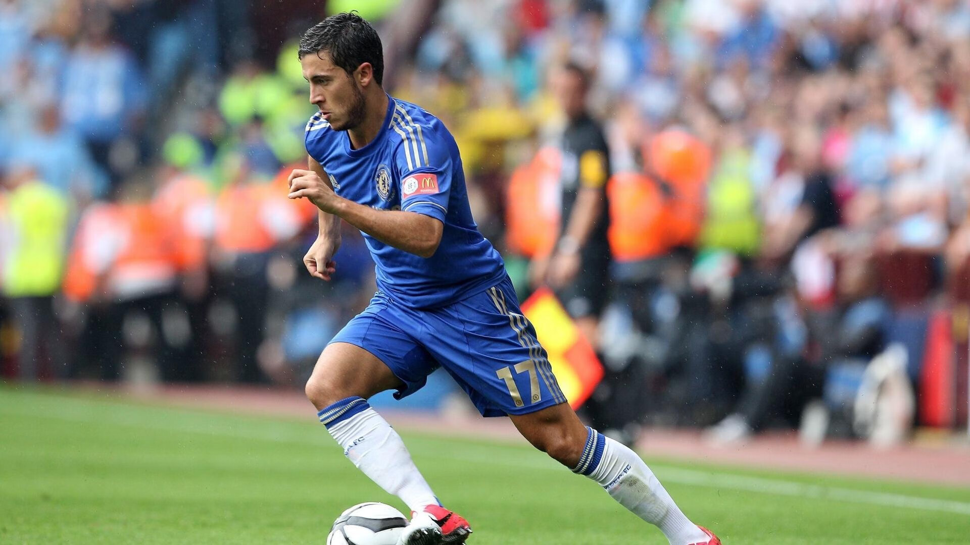 水球比赛中立代表队A配合默契，水球比赛每队上场几人